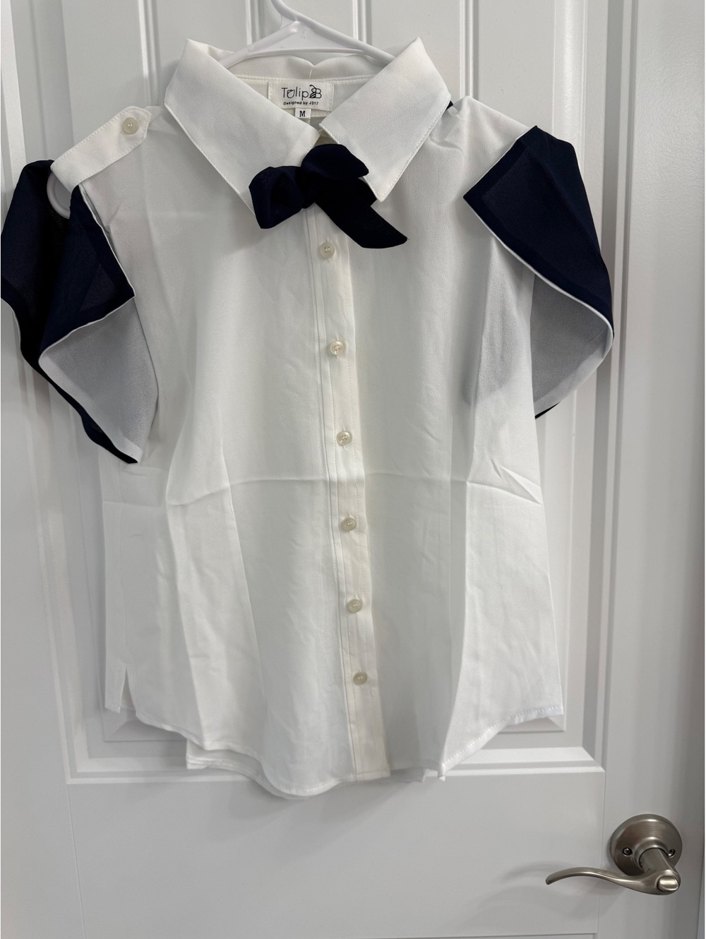 Tulip B Women's‎ White Button-Up Blouse with Navy Accent Sleeves and Bow, Size M